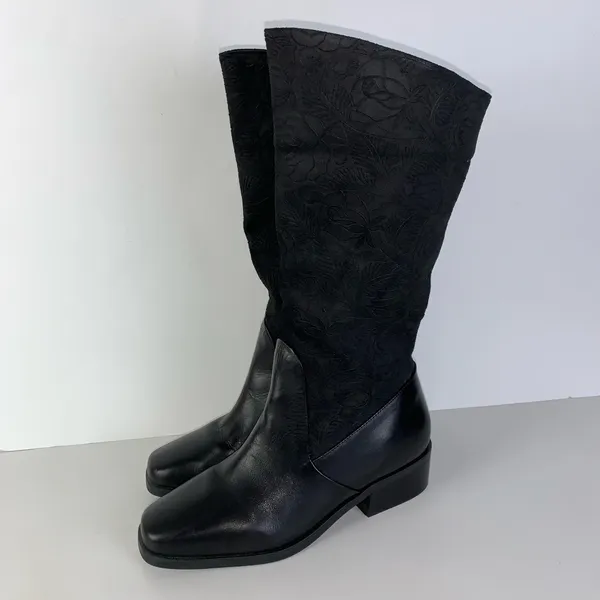 Black Floral Rose Embossed Suede Leather Boots Women's Sz 7 M Markon Suela - Image 2