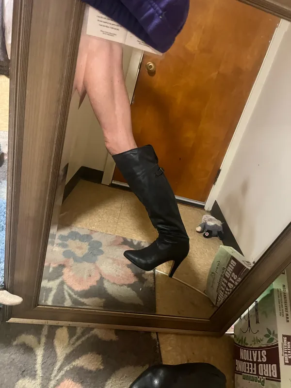 Banana Republic over the knee “Evie” black leather boots CIRCA 2007!! - Image 4