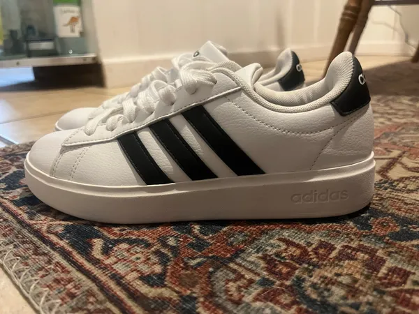 Adidas Sneakers White Black Women’s - Image 3