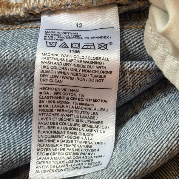 Old Navy Medium Wash High Rise Barrel Leg Raw Hem Jeans - size 12 - Image 6