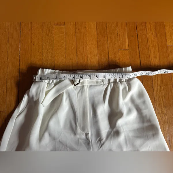 Dolce Cabo White Elastic Waist Buckle Shorts, Size L, NWT - Image 6