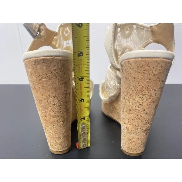 Lucky Brand Women's Cream Lace & Wedge Heels Size 8.5 SKU 2073 - Image 4