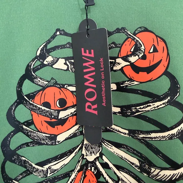 NWT Romwe Green Skeleton Print Sweatshirt L - Image 6