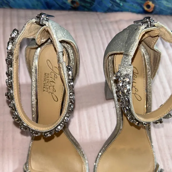 Badgley Mischka Jewel Size 6.5 Silver Jeweled Chunk Heels - Image 5