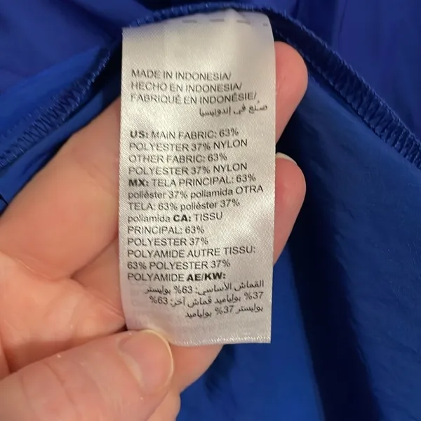 Women’s Chico’s coat size 1 NWOT functioning, pockets, zipper,‎ & waist cinch - Image 9
