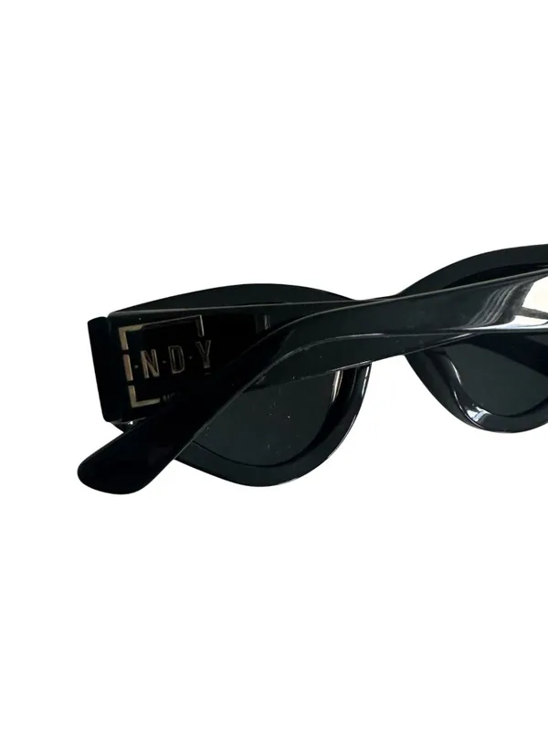 INDY Women's Black Cateye Sunnies Sunglasses - Image 4