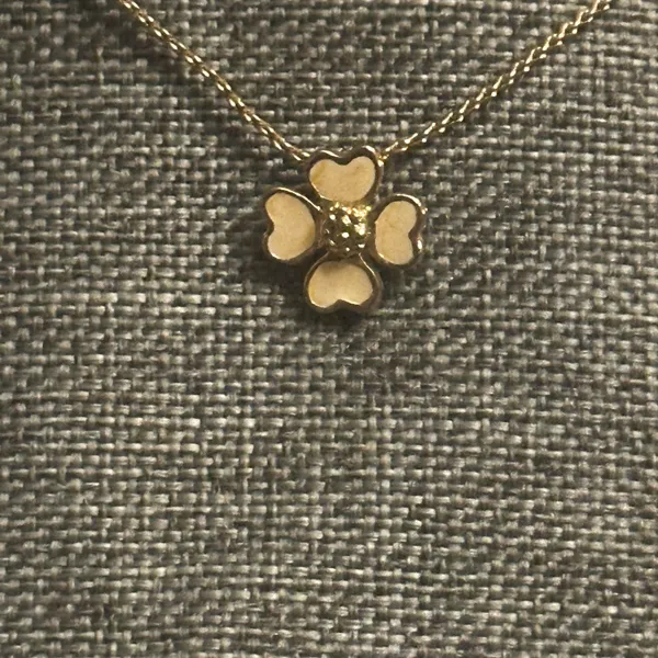 Vintage Flower Pendant Necklace Gold - Image 5