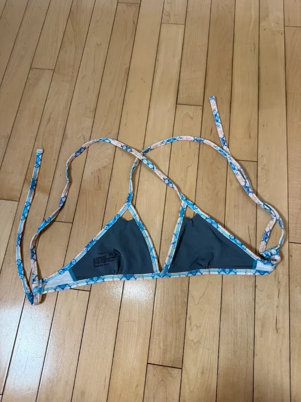 JOLYN Finn Bikini Top Swimsuit Swim Batik Print Size Small - Image 5