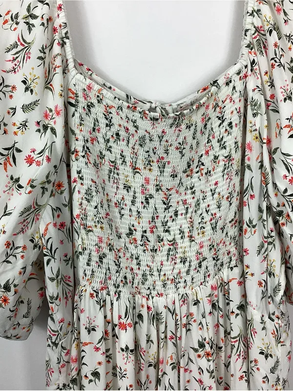 Old Navy Floral Smocked Back Puff Sleeve Size 3X - Image 10