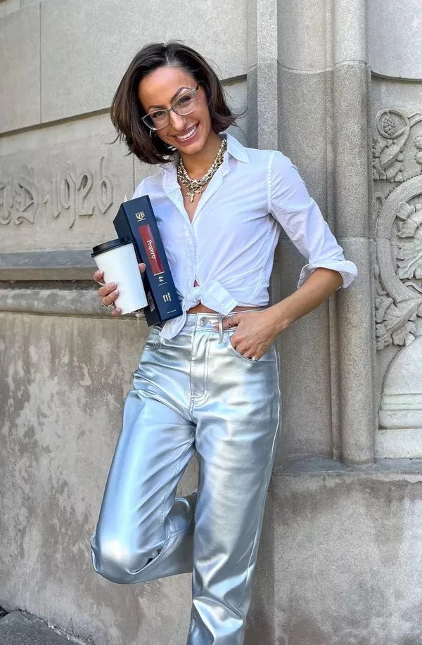 NWT Abercrombie & Fitch 90s ultra high rise Vegan leather straight jeans in silver. Size 28 - Image 4