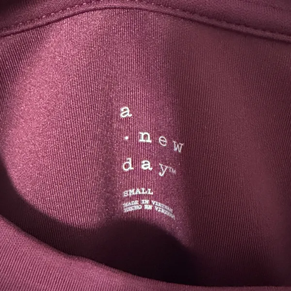 Supersoft a new day Crewneck Sweater in Deep Burgundy small - Image 2