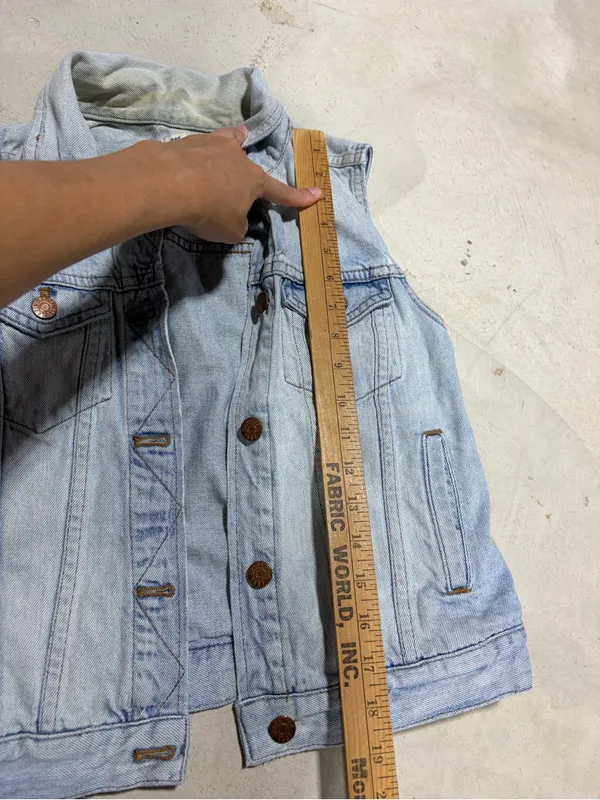 Madewell Light Wash Denim Vest with Button Front small - Image 2