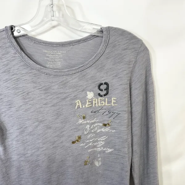 American Eagle Medium Top VTG‎ Y2K Grey Slub Long Sleeve Graphic Beaded 1436 - Image 3