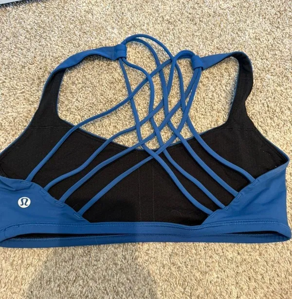 Lululemon free to be bra East Coast - Image 4