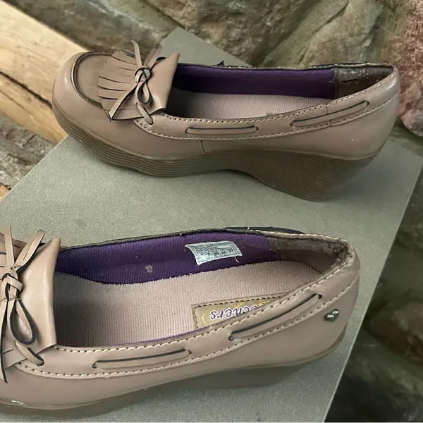 Skechers Women's Brown Loafers with Fringe and Bow size 8. - Image 2