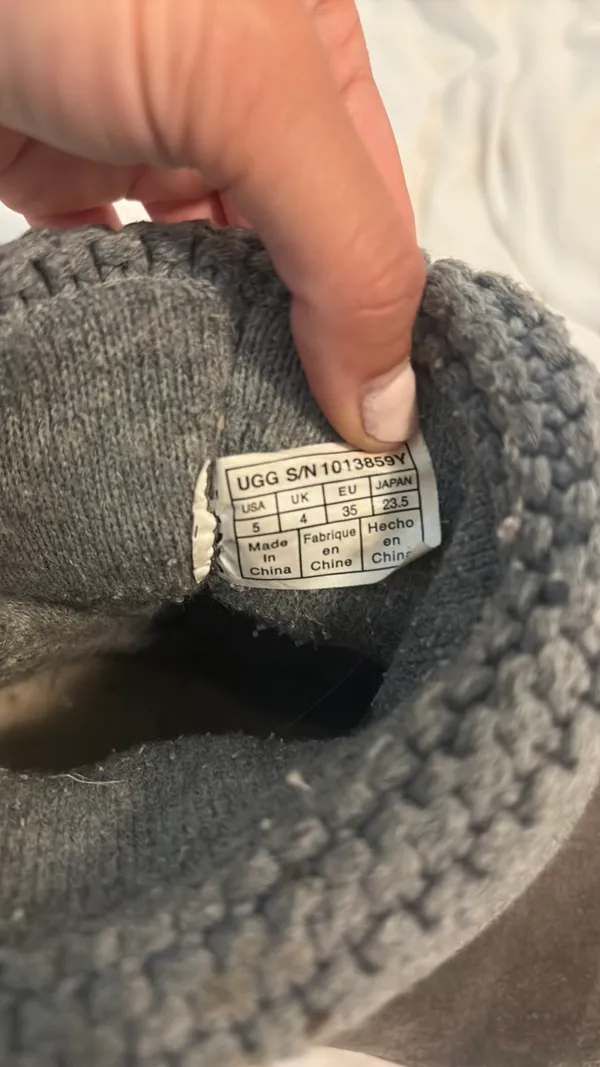 Uggs boots Gray Size youth 5 - Image 2