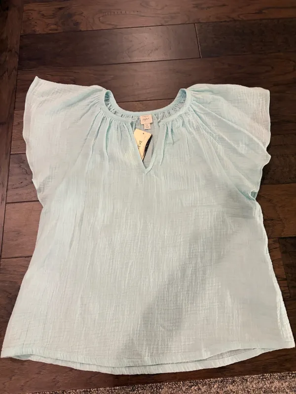 New With Tags Evereve Roan & RyanElliott Gauze Split Neck Top Sz M - Image 4
