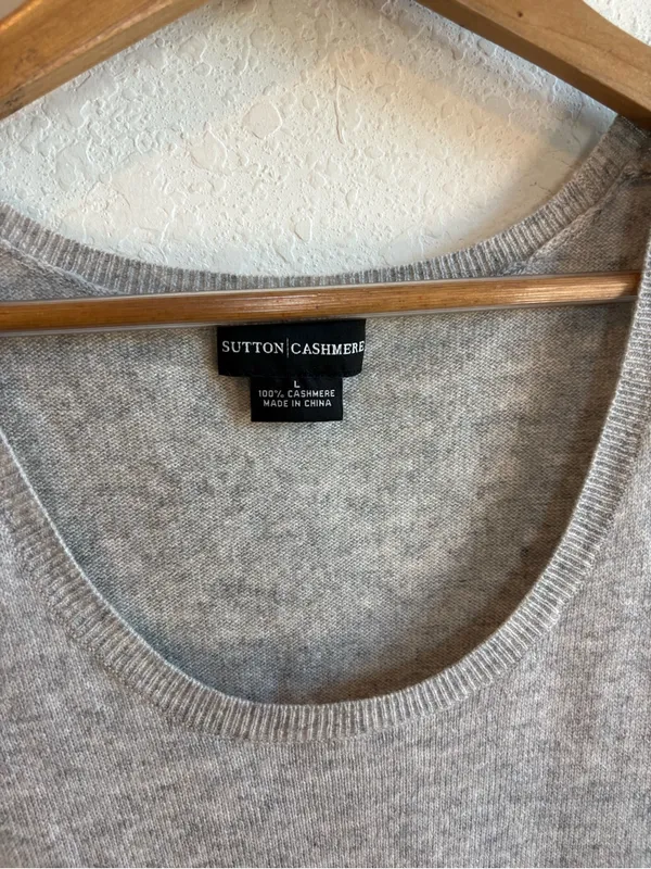 Sutton Cashmere Gray Scoop Neck Sleeveless Blouse Size Large - Image 3