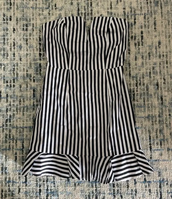 Olivaceous stripped strapless dress - Image 2
