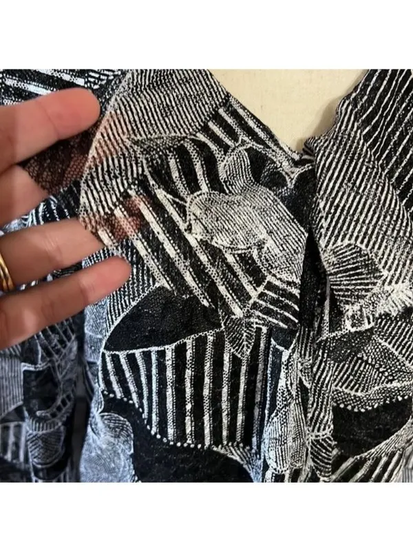 Chaus Black and White Lace Overlay Top Size XL - Image 3