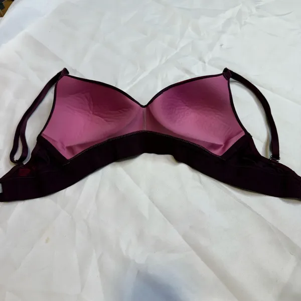 Victoria’s Secret Pink Wireless Bra 32C - Image 7