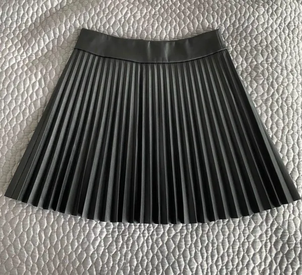 ZARA black pleated leather skirt - Image 4