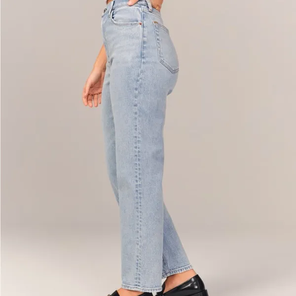 Abercrombie & Fitch Curve Love Ultra High Rise Ankle Straight Jeans - Image 2