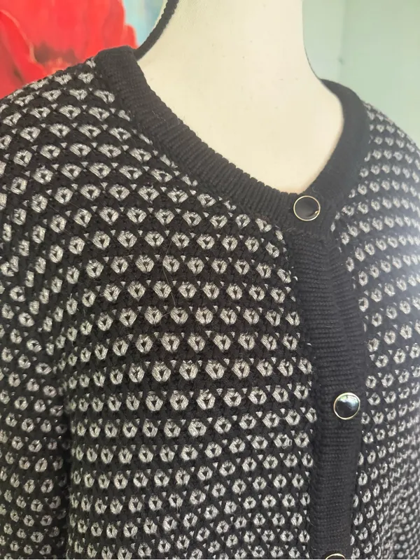 Banana Republic Womens XL Knit Button Front Geometric sweater Cardigan Pockets - Image 2