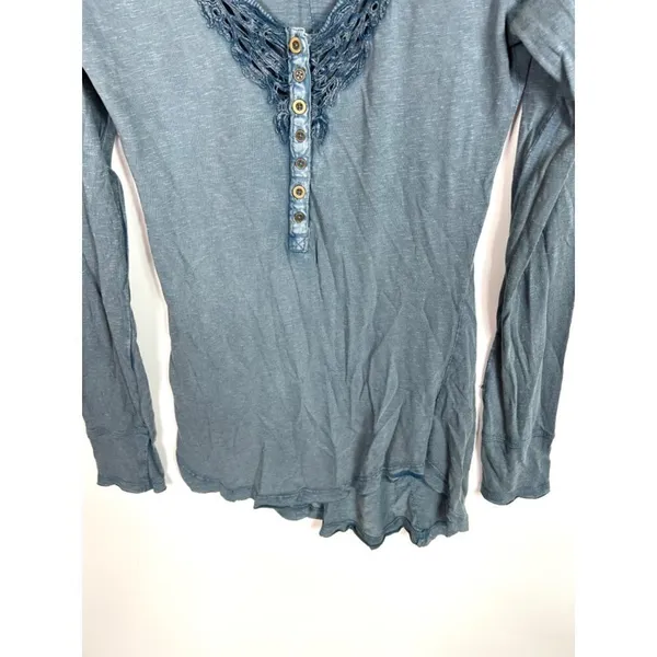 Free‎ people blue crochet Henley top - Image 7