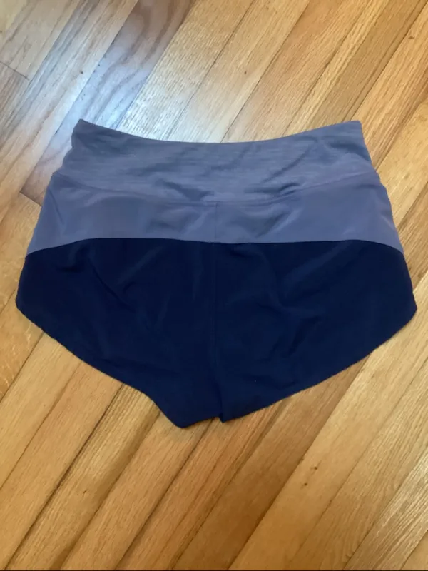 Outdoor Voices Hudson 2.5" Short size small - Image 4