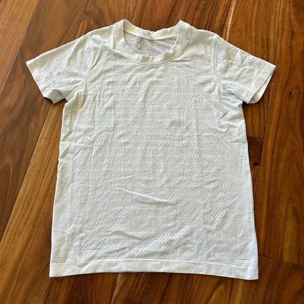 Lululemon Breeze By Short Sleeve Top in White - Image 2