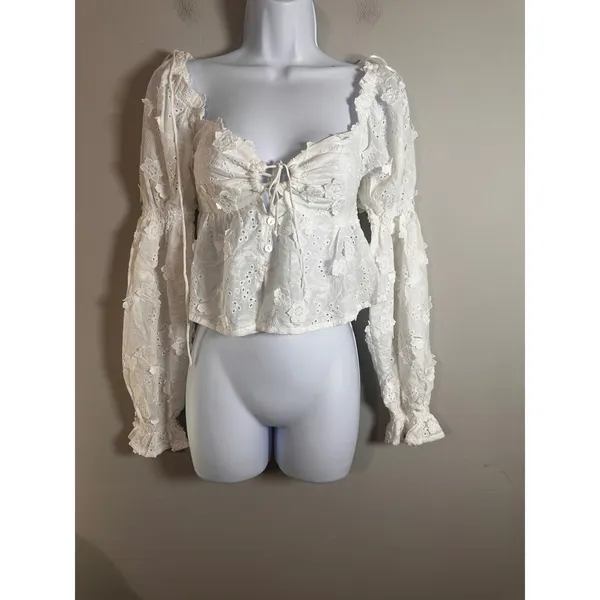 ASTR The Label Revolve‎ Barstow Top White Eyelet Puff Sleeve Smocked Top XS - Image 4