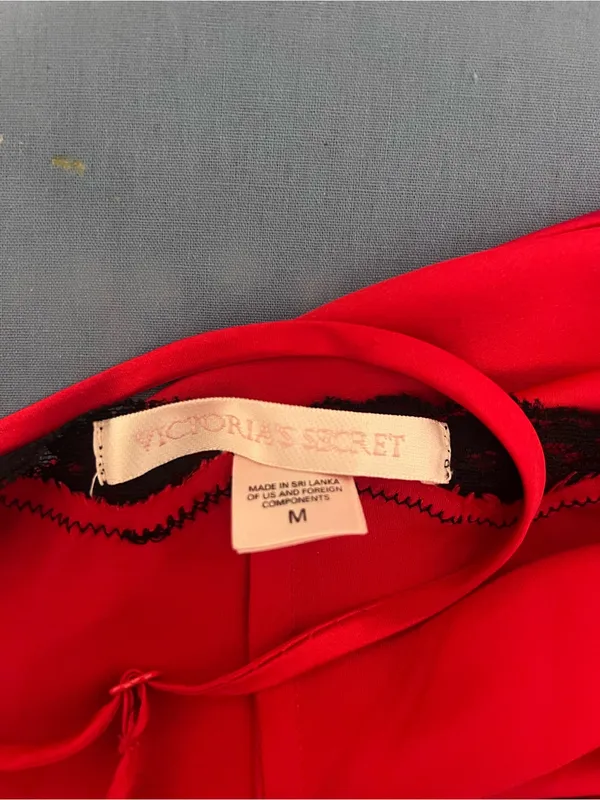 Size M Women’s Victoria’s Secret Satin chemise slip night pajama red - Image 4