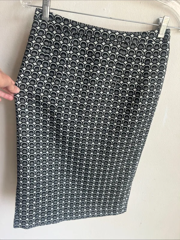 Biden Abstract Print Grey White Pencil Skirt Size 2 - Image 11