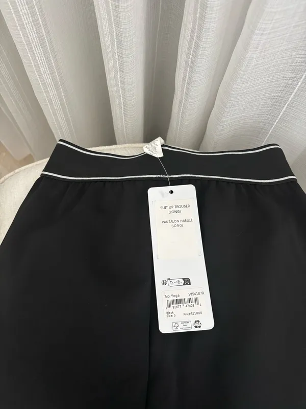 Alo Yoga Trousers - Image 2