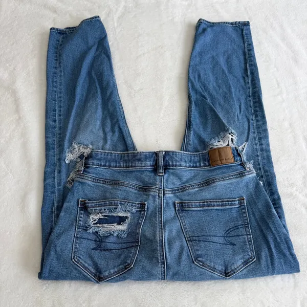 American Eagle Mom Jean Size 6 - Image 6