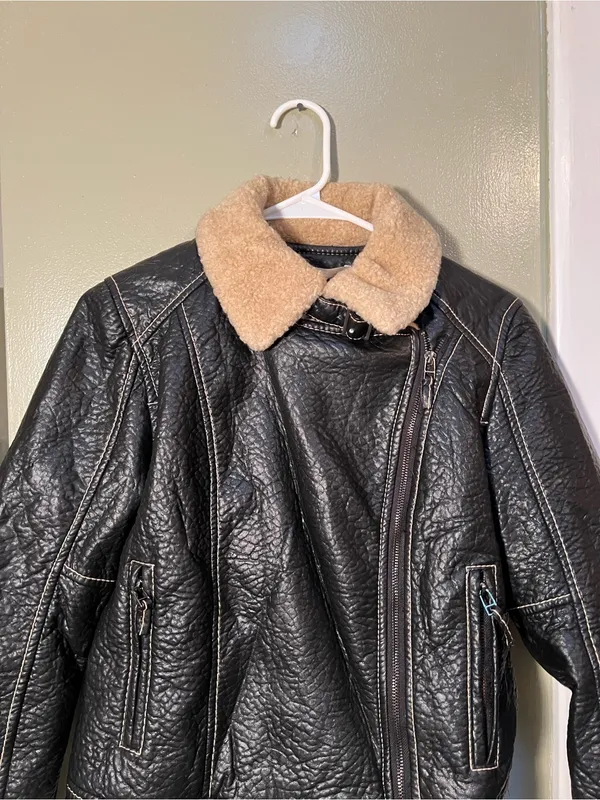 Studio M Women’s Size XS Faux Leather Jacket Black Sherpa Textured Wool Trim - Image 3