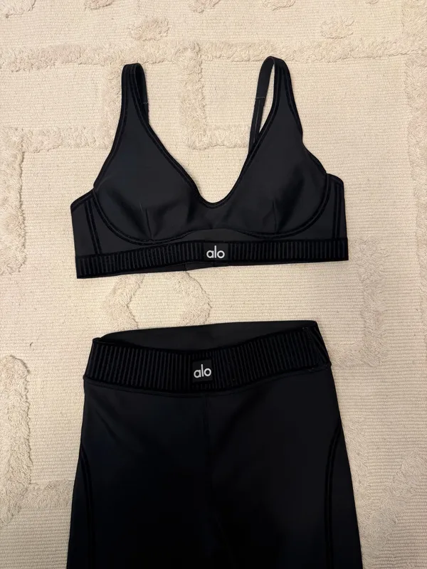 Alo Yoga Set Airlift - Image 2