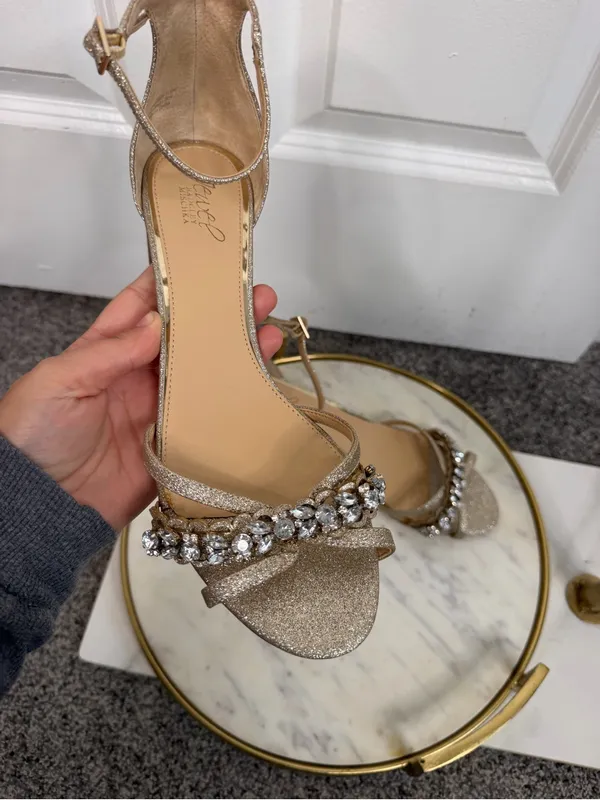 Jewel Badgley Mischka Sz 9W Gold Rhinestone Block Heel Sandals NWOT - Image 3