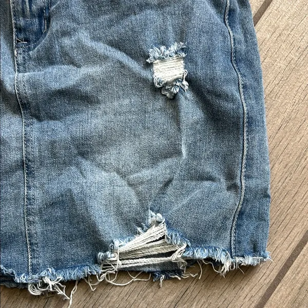 Trendy Blue Distressed Mini Skirt Size M - Image 3