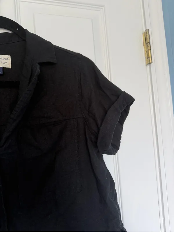 Universal Threads Black Linen Blend Short Sleeve Button Down Size Extra Small - Image 2
