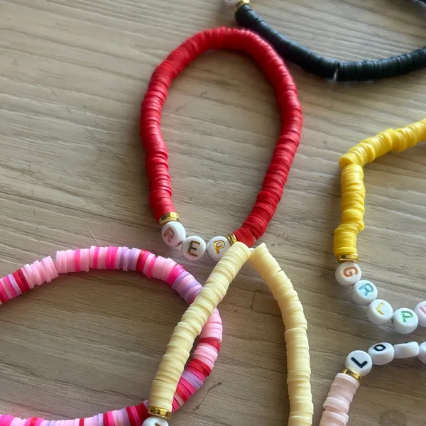 Taylor Swift Kids Beaded Bracelet Set - Pink, Yellow, Blue - Image 11