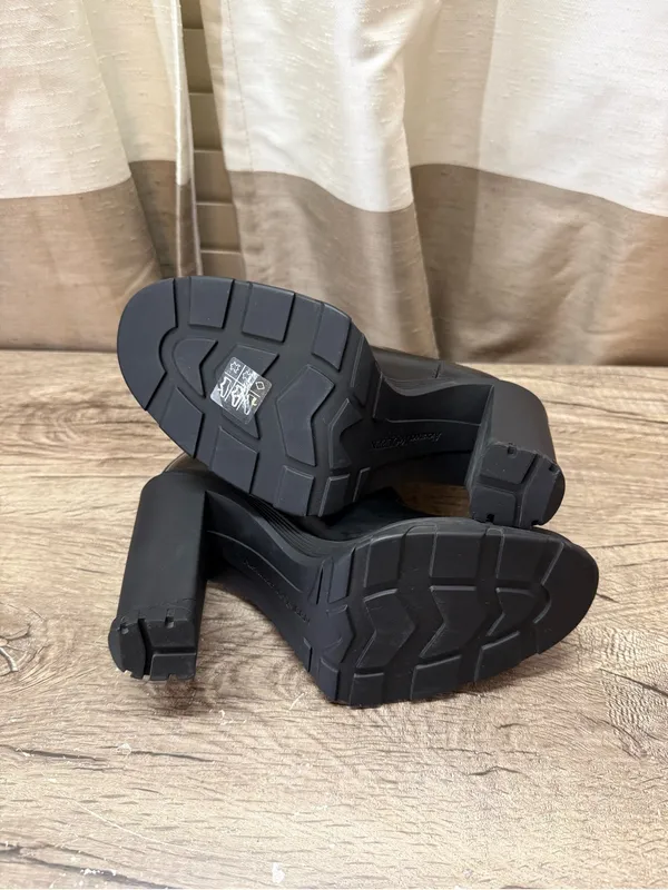 Alexander McQueen Thread Slick Chelsea Boot Black  Size 36 M - Image 12