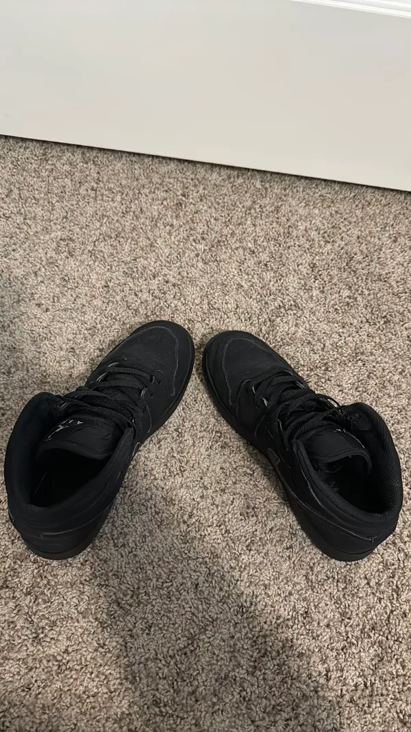 Jordan 1 Mid - Image 3