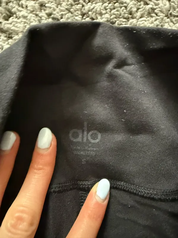ALO Yoga Black Performance Biker Shorts with Subtle Logo - Image 4