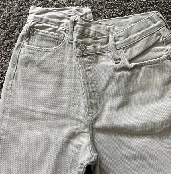 Agolde Criss Cross Light Gray Cropped Frayed Hem Jeans - Image 6