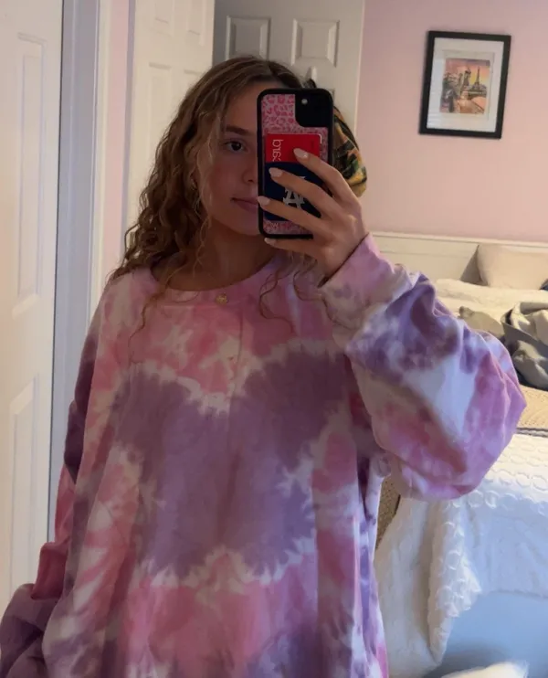 Urban Outfitters Crewneck - Image 3