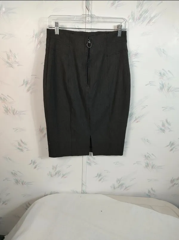 Cache Gray Pencil Skirt 8 - Image 4