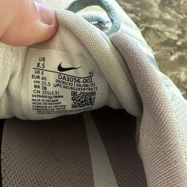Nike Women's Zoom Winflow Shoes / Q2 - Image 6