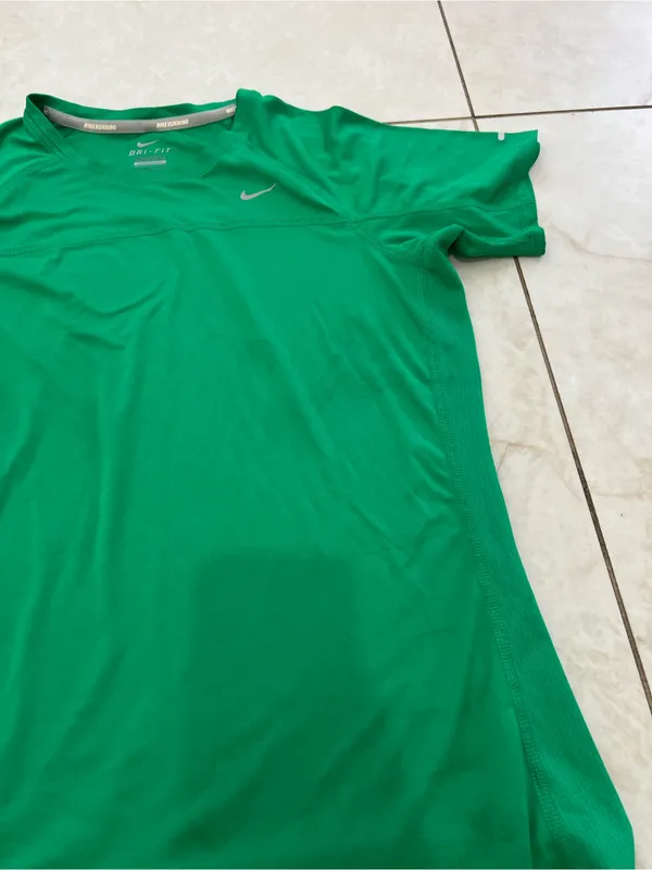 Nike Green Athletic Short Sleeve T-Shirt Size Large - Image 2